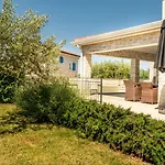 Vila Beautiful Torre Iii With Sauna In Tar *