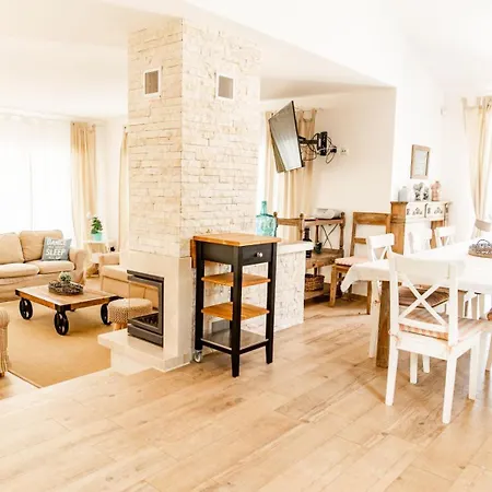 Beautiful Torre Iii With Sauna In Tar Tar-Vabriga