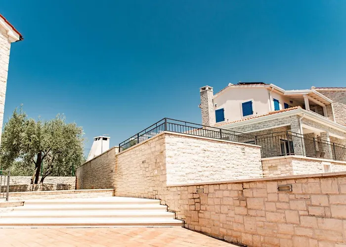 Beautiful Torre Iii With Sauna In Tar Tar-Vabriga