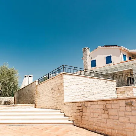 Beautiful Torre Iii With Sauna In Tar Tar-Vabriga